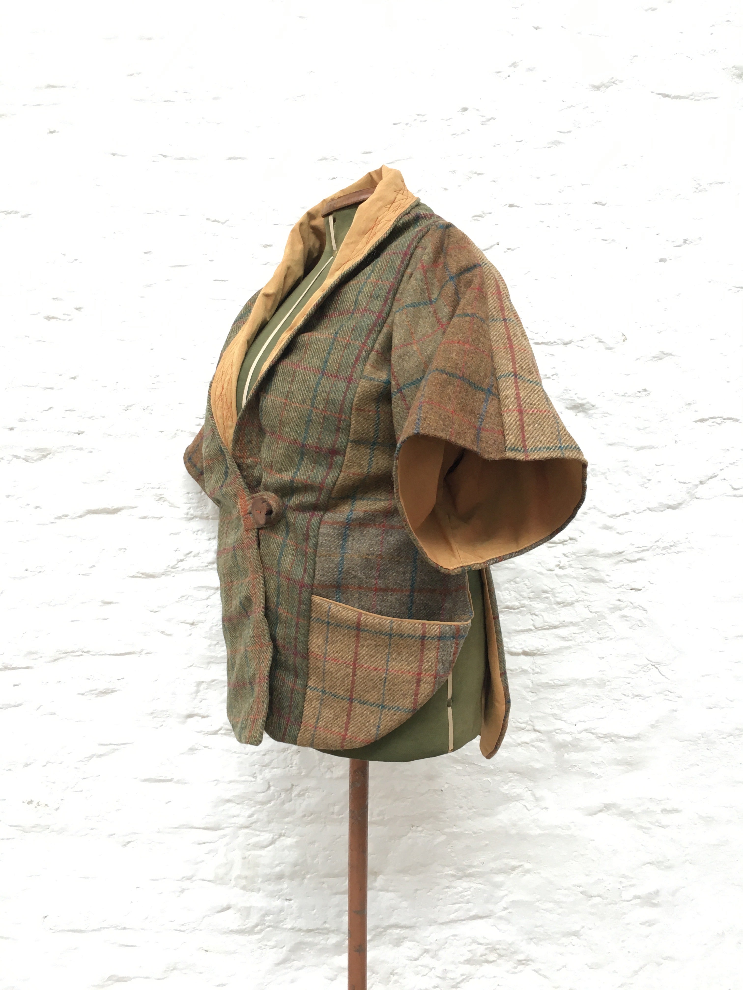 *50% SALE* - Lined tailed jacket/brown